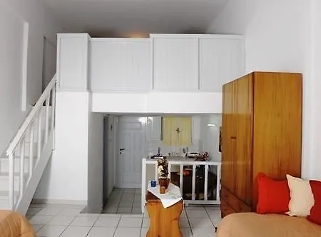 Kamaria Apartment *